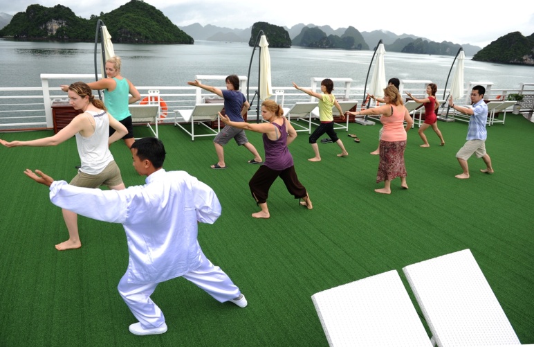 explore the breathtaking beauty of Halong Bay explore the breathtaking beauty of Halong Bay