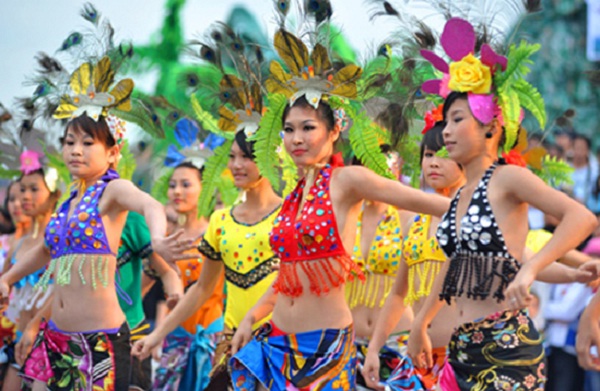 Halong Bay Carnival, the biggest annual festival in Ha Long