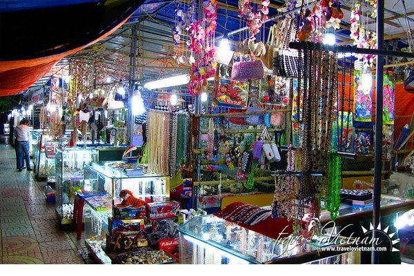 Halong Night Market