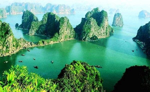 Dau Be Island, one of the most beautiful spots in Ha Long Bay