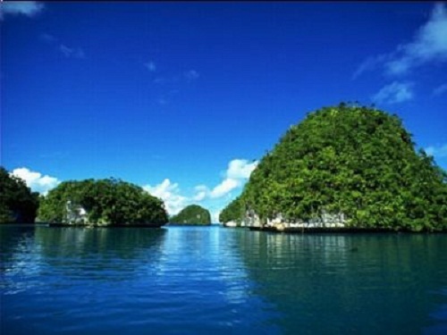 Ba Mun Island, the green jewel in Bai Tu Long Bay