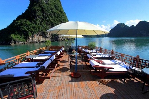 Ginger Junk, a luxury hotel on Halong Bay