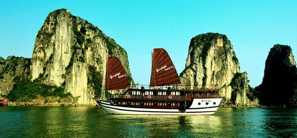 Image Cruise on Halong Bay