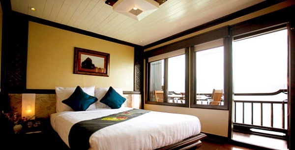 Deluxe Cabins