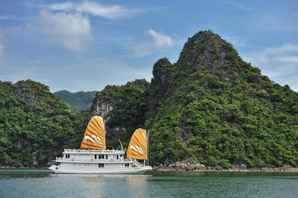 Paradise Privilege Junk, Halong Travel