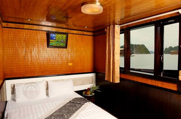 Bai Tu Long Junk's Cabin