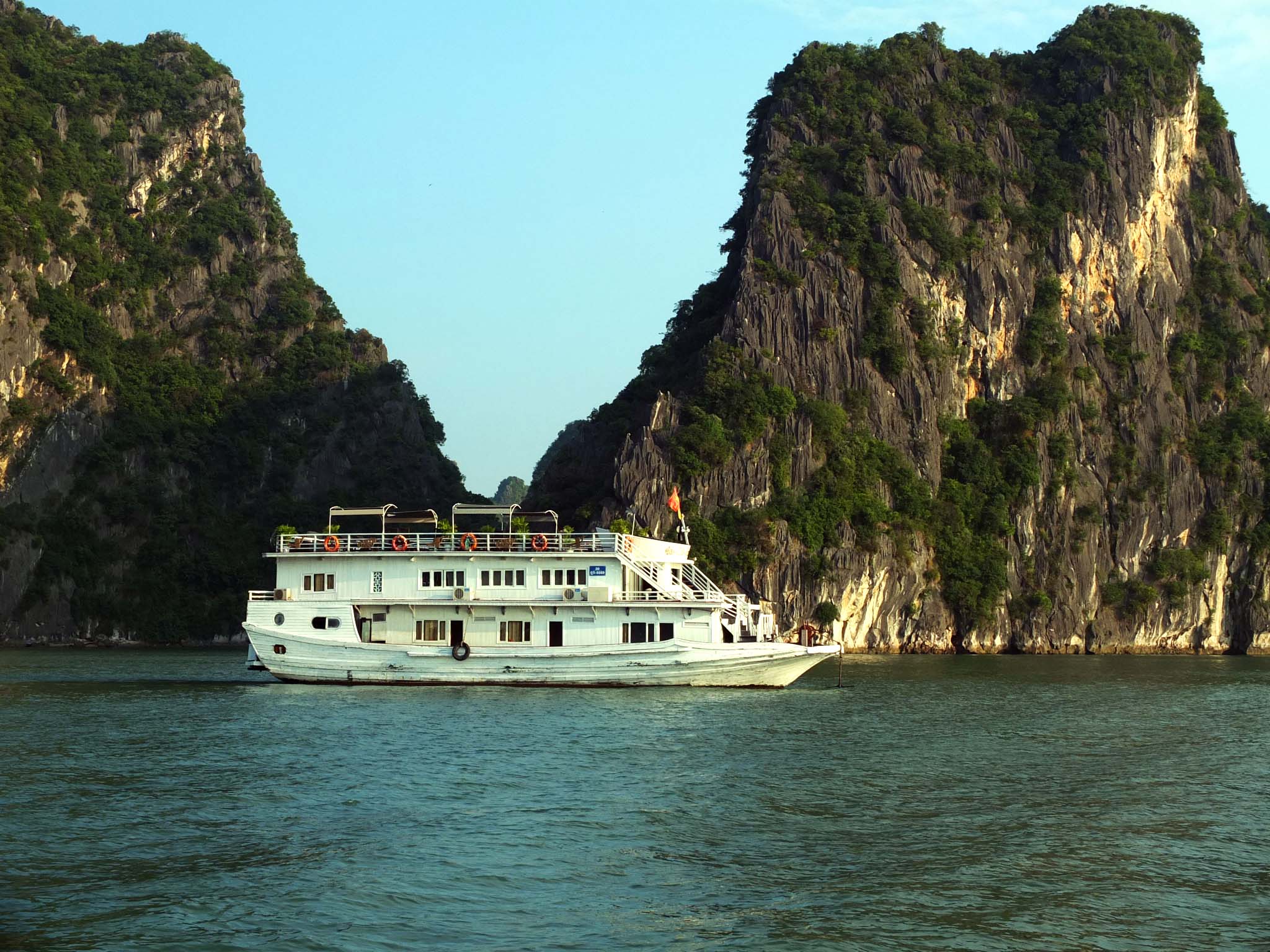 Bai Tu Long Junk, Halong Travel, Vietnam