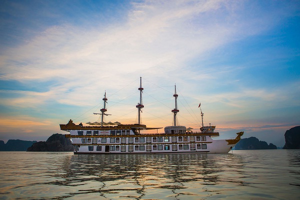 Dragon Legend Cruise on Halong Bay