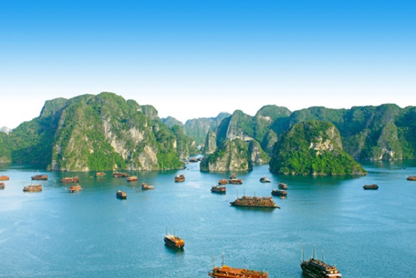 A paradise of Vietnam – Halong Bay – the best choice  for you in the summer