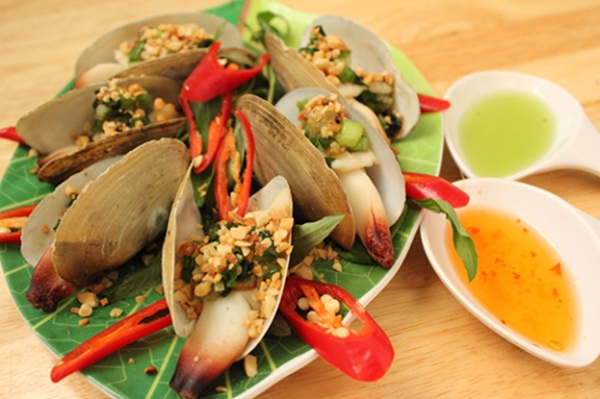 Attractive flavor of Geoduck in Ha Long