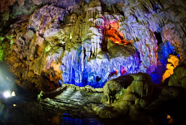 3 must – see caves in Halong Bay