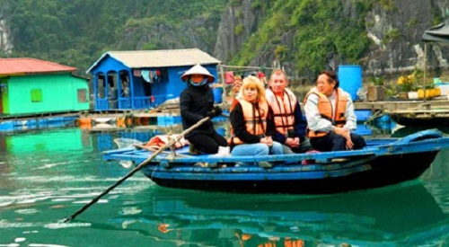 Top attractions in Halong Bay luxury cruise