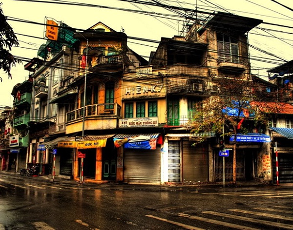 Exploring Hanoi Old Quarter by a cyclo, must-do thing in Hanoi, Vietnam