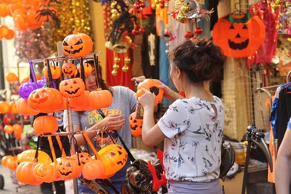 Rewarding experiences on Hanoi’s Halloween in 2017