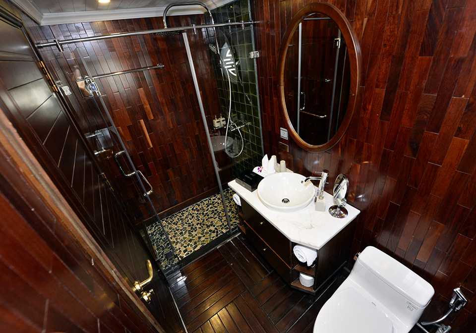 Au Co Cruise Deluxe Executive - Bathroom