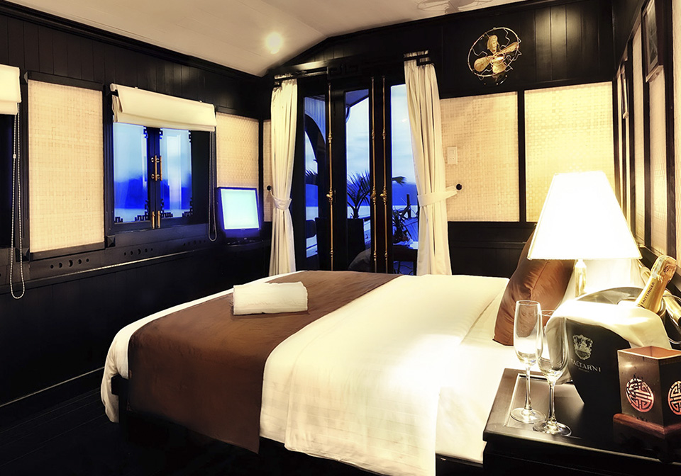 Halong Bay Bhaya Cruise Bedroom