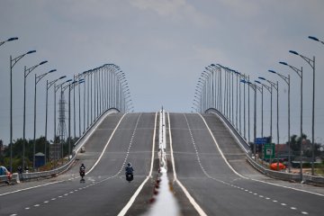 Bach Dang Bridge shortens the way from Hanoi to Halong Bay