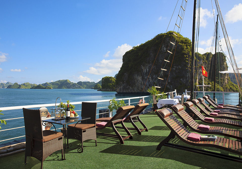 Carina Cruise Halong