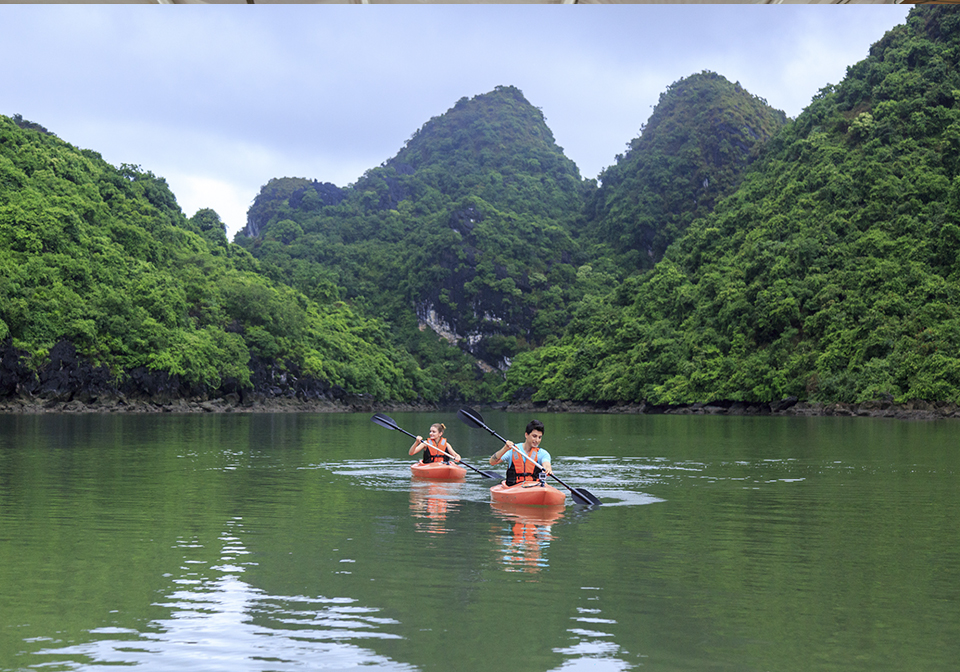 Halong Emeraude Cruise Kayak