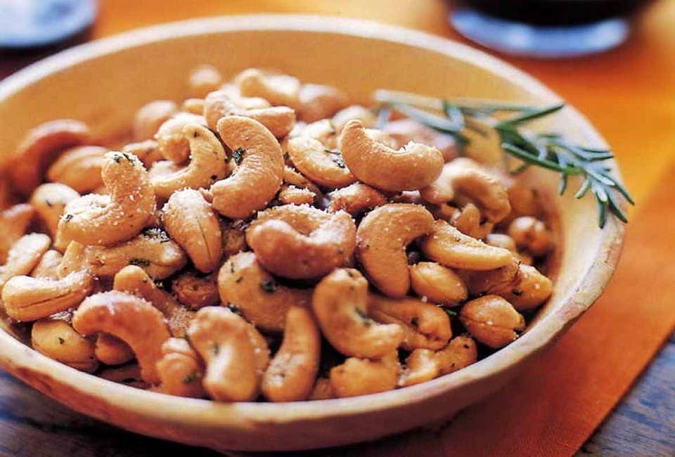 Hat Dieu (Cashew nuts)