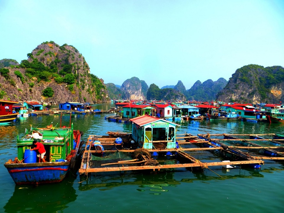 Viet Hai fishing village 