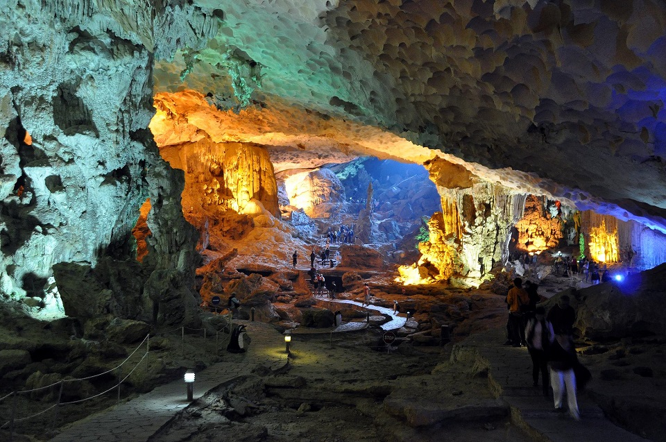 Sung Sot Cave