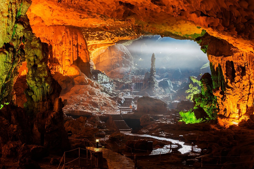 Top 5 most beautiful Halong bay caves to explore