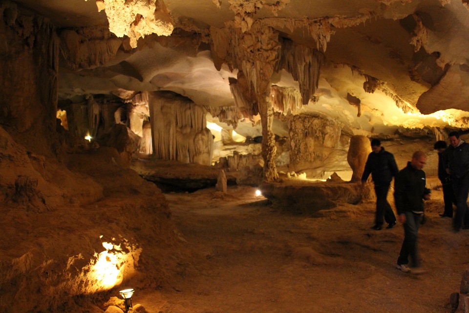 Thien Canh Son cave