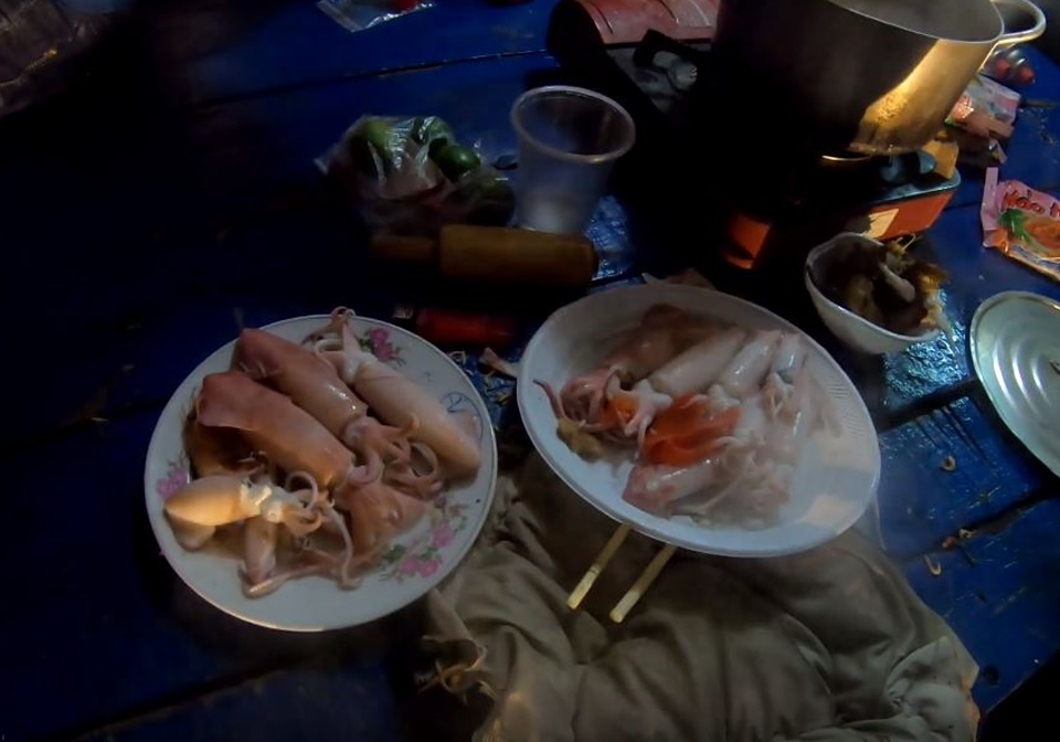 squid fishing Halong Bay