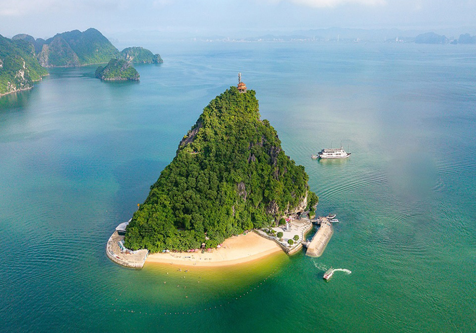 Halong Bay islands