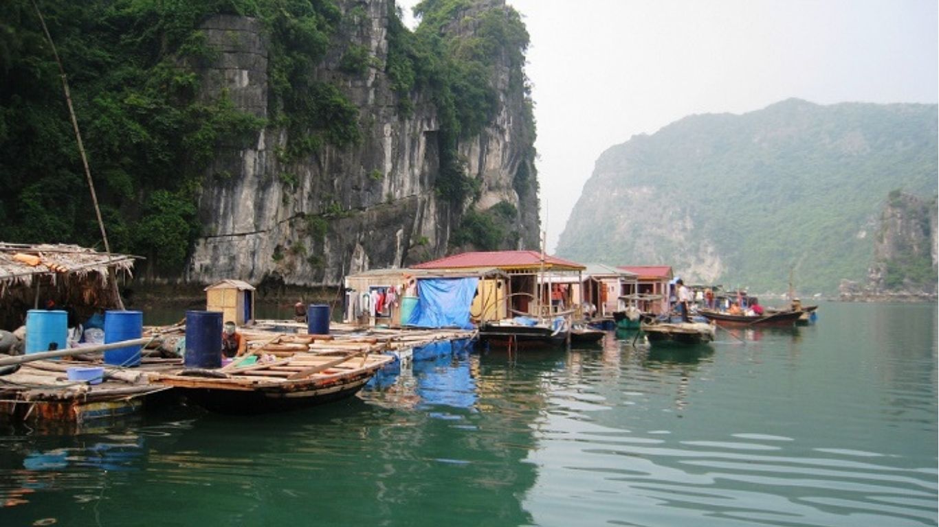 Floating village in Bai Tu Long bay